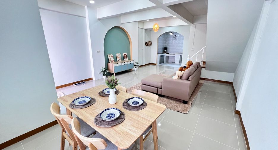 For sale 3 bedrooms townhouse in Bang Khen, Bangkok