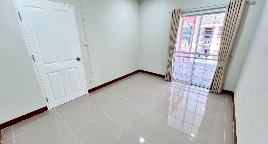 For sale 3 bedrooms townhouse in Bang Khen, Bangkok
