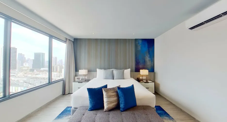 For rent 3 bedrooms apartment in Huai Khwang, Bangkok