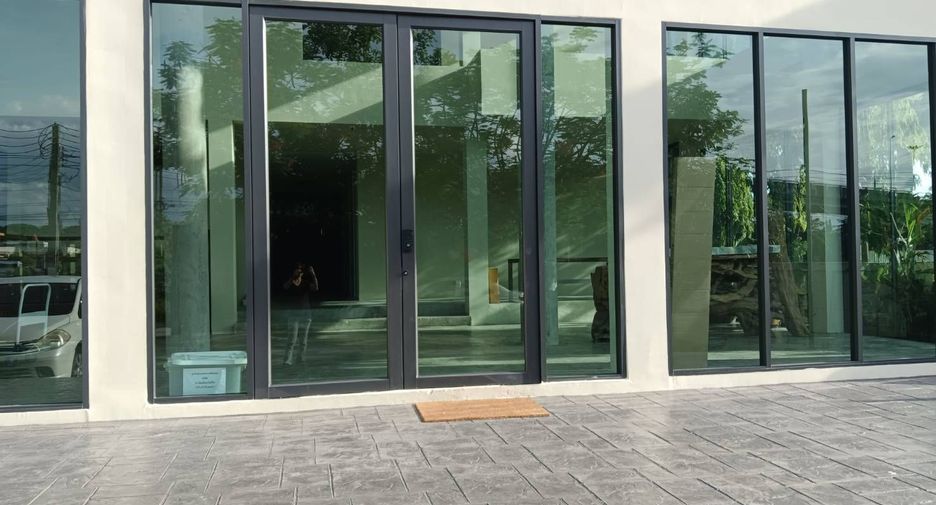 For sale 10 bedrooms retail Space in Prawet, Bangkok