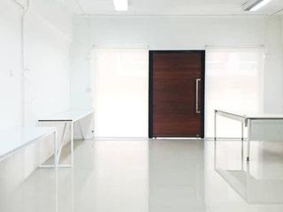 For rent 4 bedrooms retail Space in Watthana, Bangkok