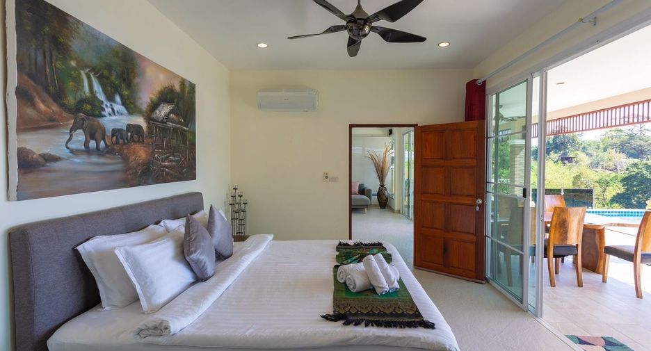 For rent 4 bedrooms villa in Mueang Phuket, Phuket