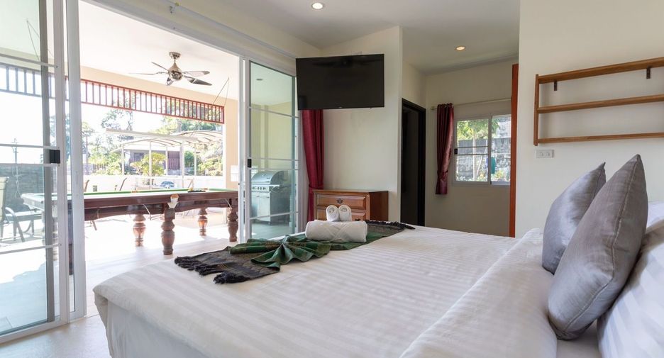 For rent 4 bedrooms villa in Mueang Phuket, Phuket