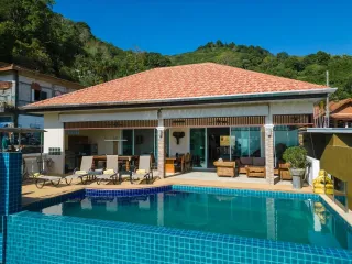 For rent 4 bedrooms villa in Mueang Phuket, Phuket
