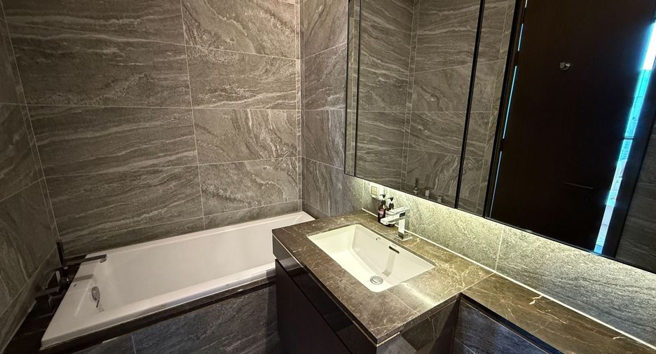 Condo en alquiler de 2 habitaciones en Khlong Toei, Bangkok