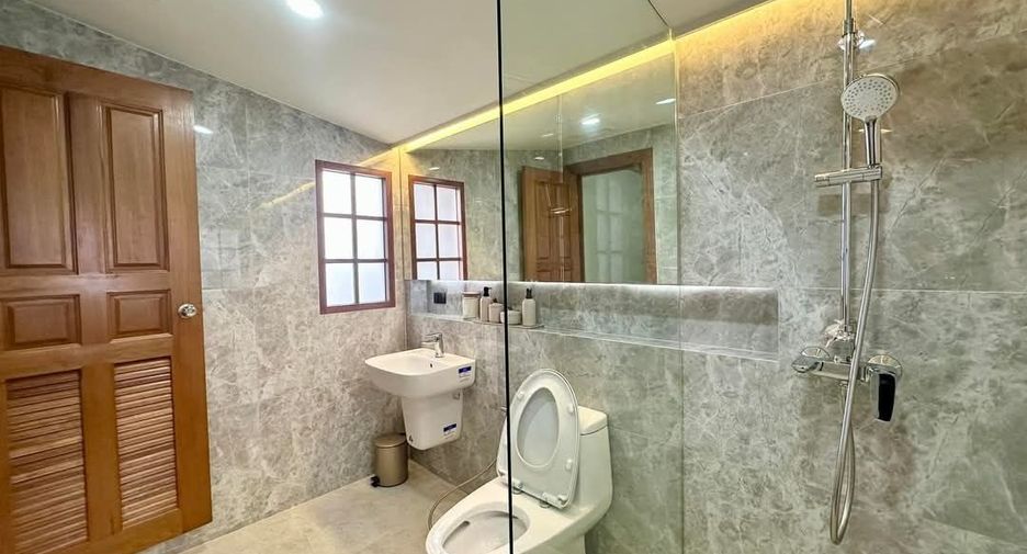 出售 和 出租 4 卧室 独立屋 在 Phuket Town, 普吉