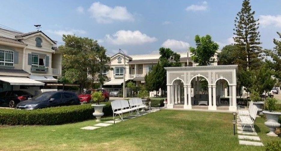 For sale and for rent 2 bedrooms townhouse in Bang Phli, Samut Prakan