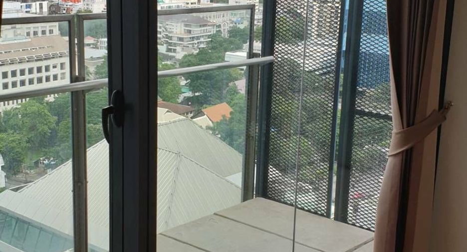For rent 2 bedrooms condo in Sathon, Bangkok