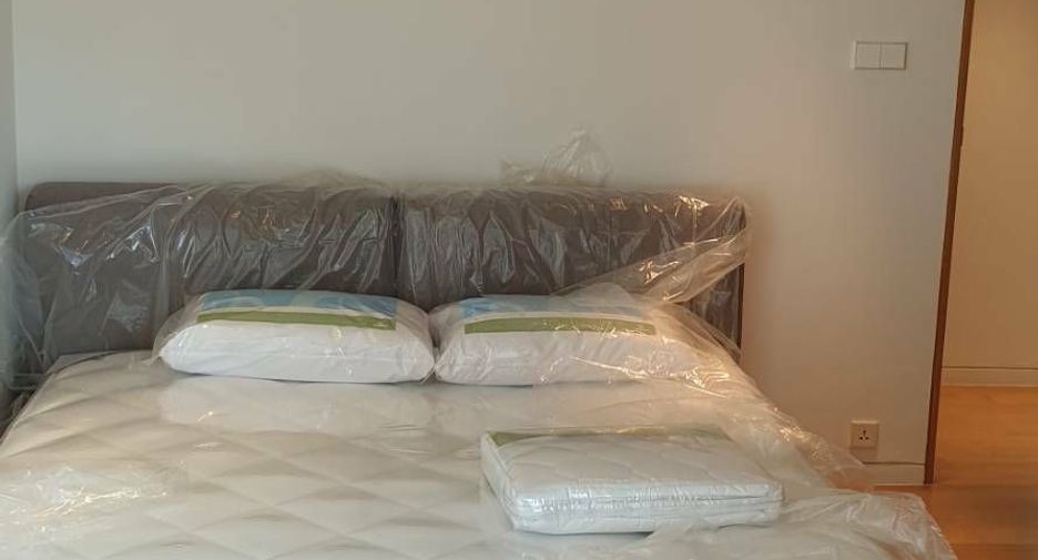 For rent 2 bedrooms condo in Sathon, Bangkok