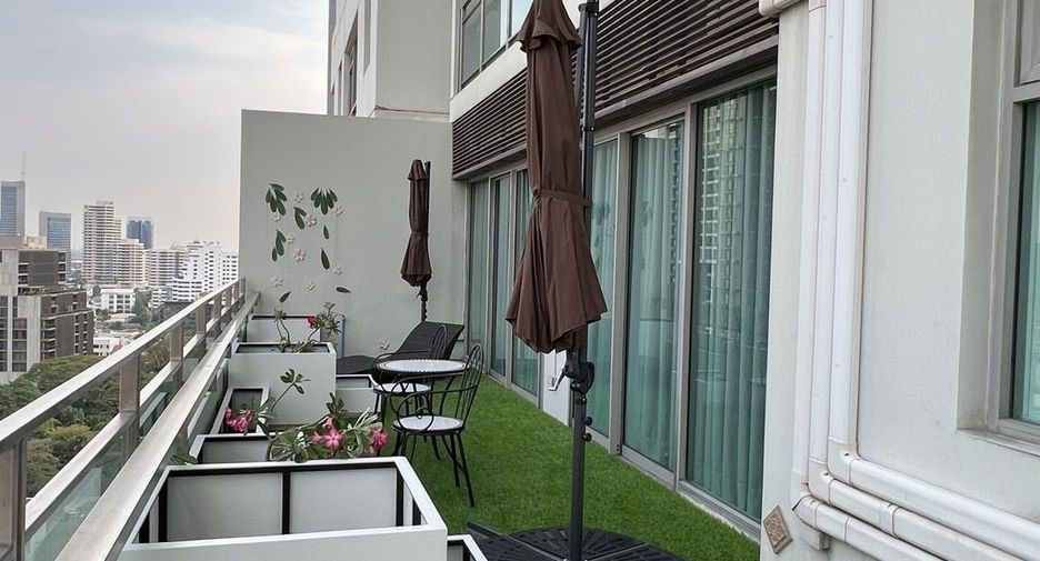 For rent 2 bedrooms condo in Khlong Toei, Bangkok