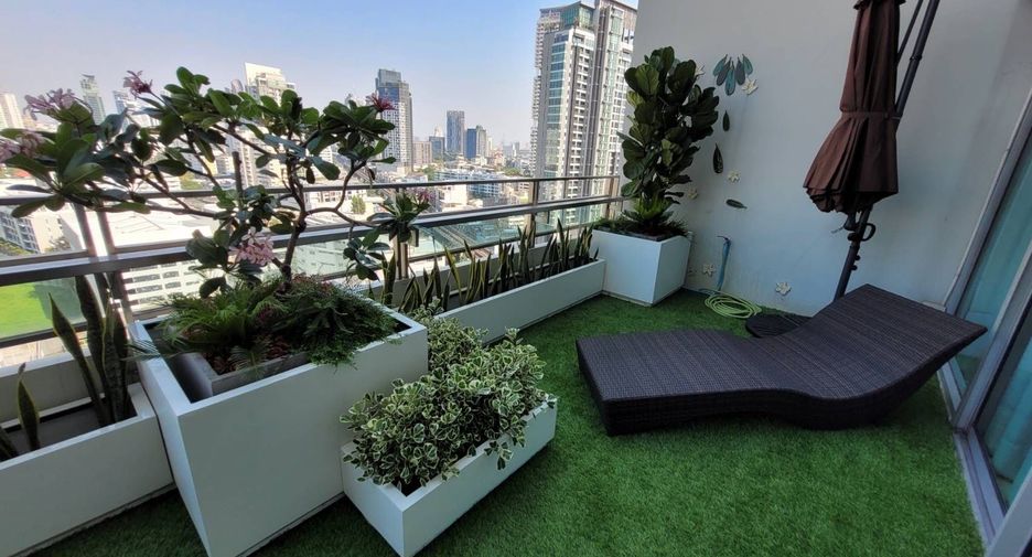 For rent 2 bedrooms condo in Khlong Toei, Bangkok