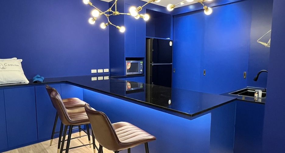 For rent 2 bedrooms condo in Khlong Toei, Bangkok