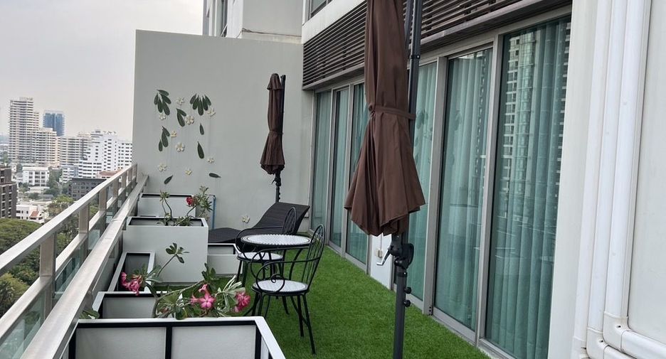 For rent 2 bedrooms condo in Khlong Toei, Bangkok