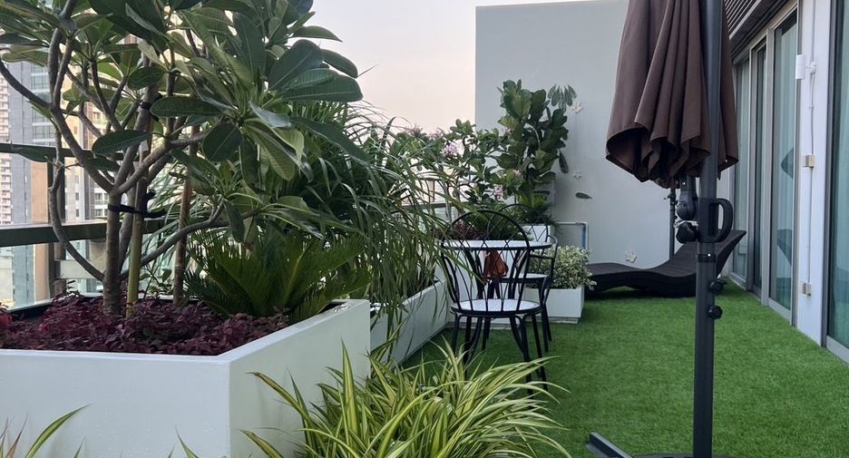 For rent 2 bedrooms condo in Khlong Toei, Bangkok