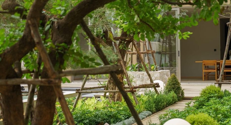 For sale 5 bedrooms house in Bang Phlat, Bangkok