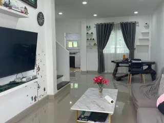 For rent 3 bedrooms townhouse in Mueang Phuket, Phuket