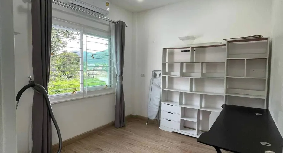 For rent 3 bedrooms townhouse in Mueang Phuket, Phuket