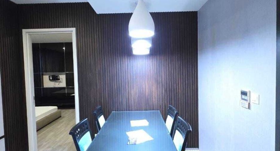 For rent 2 bedrooms condo in Sathon, Bangkok