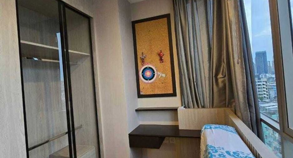 For rent 2 bedrooms condo in Sathon, Bangkok