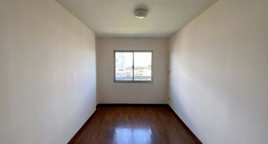 For sale 2 bedrooms condo in Yan Nawa, Bangkok