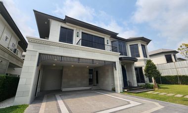 For sale 4 bedrooms house in Bang Kapi, Bangkok