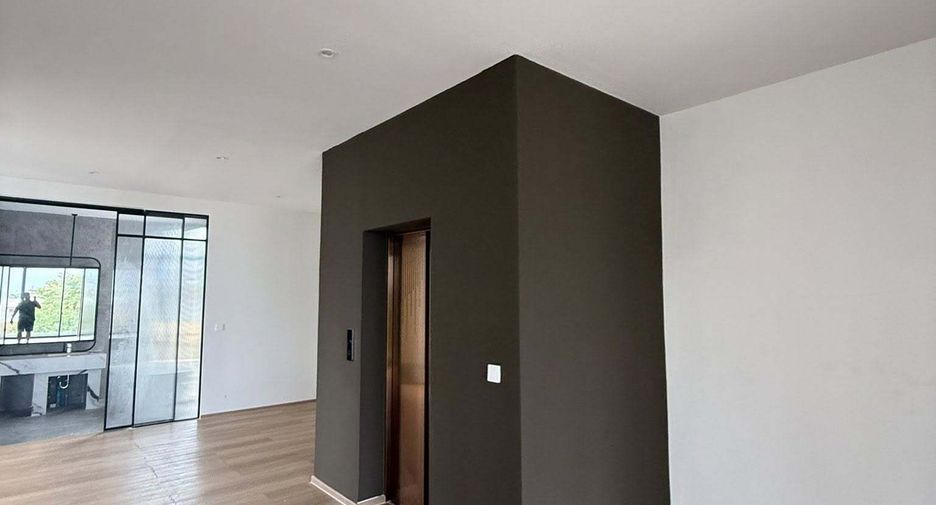 For rent 1 bed office in Lat Phrao, Bangkok