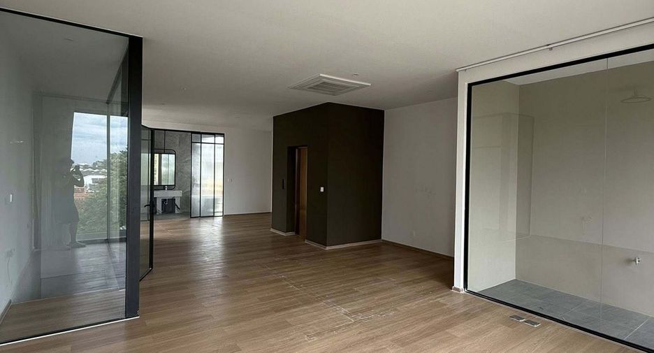 For rent 1 bed office in Lat Phrao, Bangkok