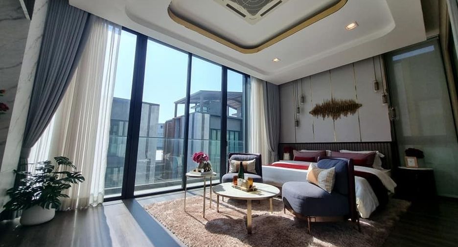 À vendre 2 chambres maison de ville à Bang Kapi, Bangkok
