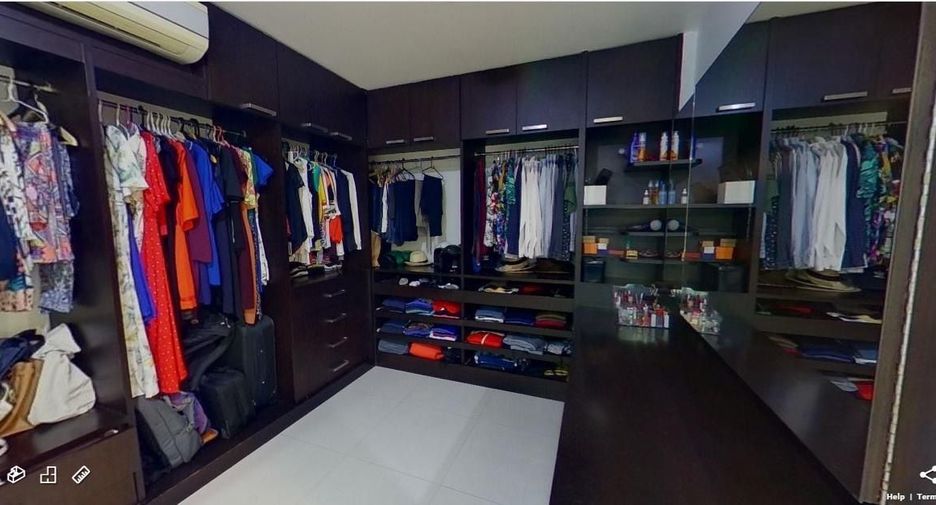 For rent 2 ベッドルーム condo in Watthana, Bangkok