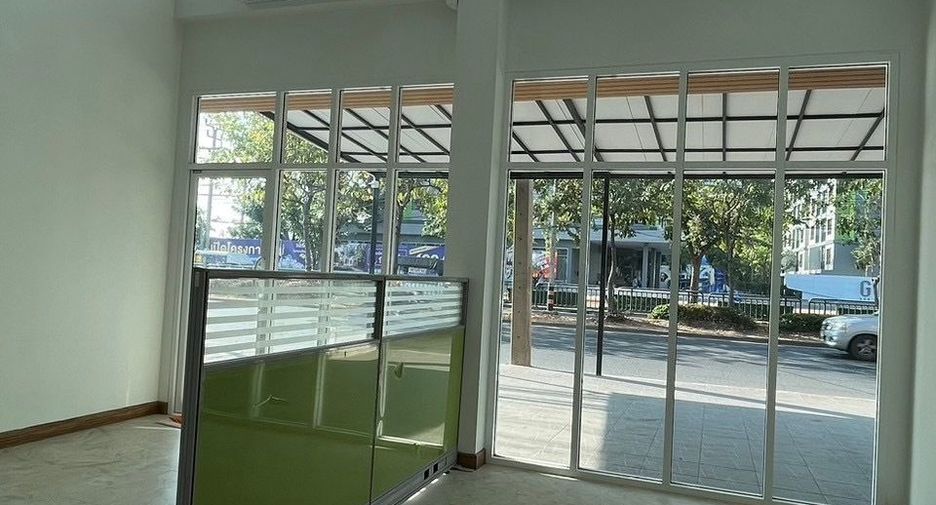 For sale 10 bedrooms retail Space in Don Mueang, Bangkok