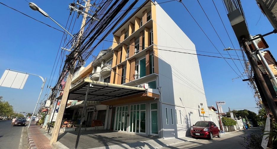 For sale 10 bedrooms retail Space in Don Mueang, Bangkok