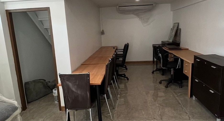 For sale 10 bedrooms retail Space in Don Mueang, Bangkok