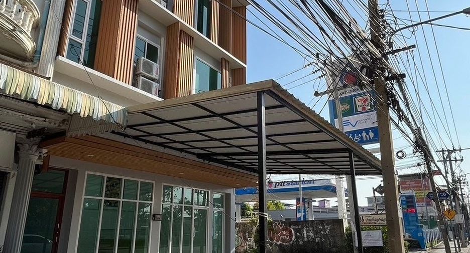For sale 10 bedrooms retail Space in Don Mueang, Bangkok