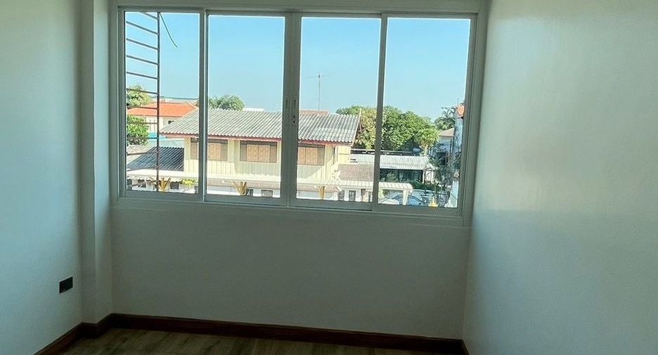 For sale 10 bedrooms retail Space in Don Mueang, Bangkok