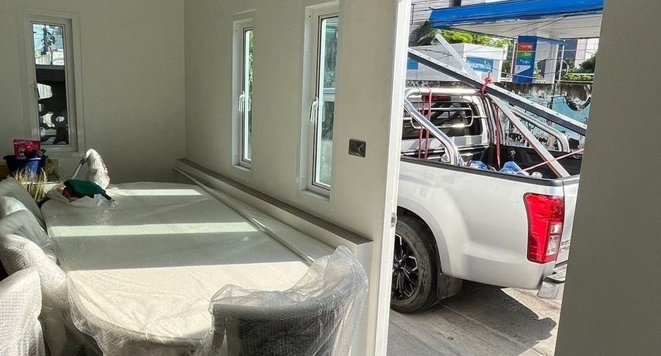 For sale 10 bedrooms retail Space in Don Mueang, Bangkok