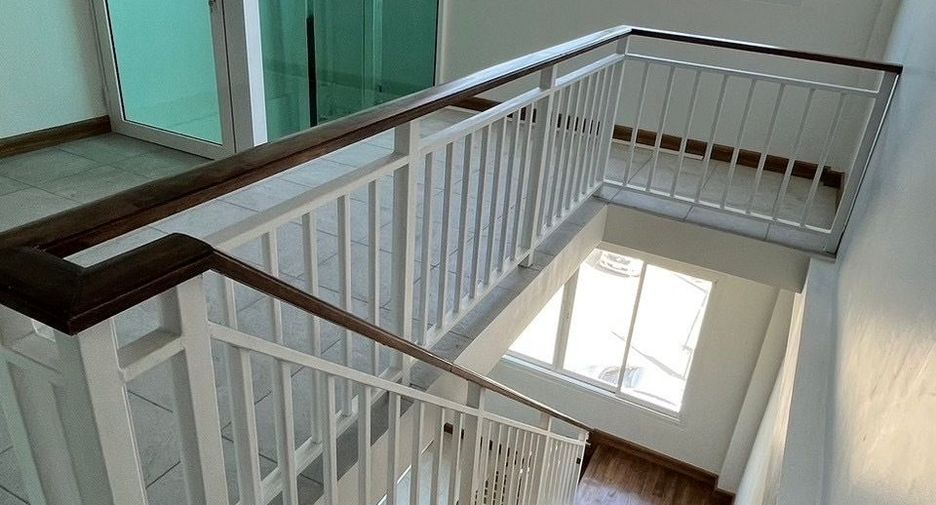 For sale 10 bedrooms retail Space in Don Mueang, Bangkok