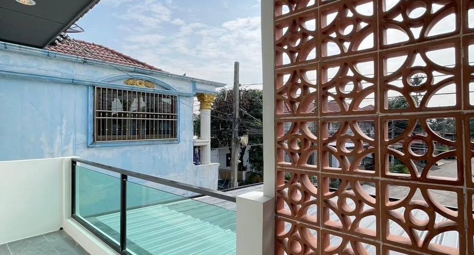 For sale 2 bedrooms townhouse in Nong Khaem, Bangkok
