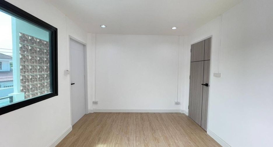 For sale 2 bedrooms townhouse in Nong Khaem, Bangkok