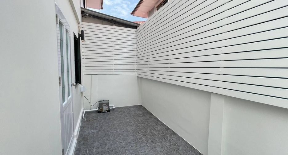 For sale 2 bedrooms townhouse in Nong Khaem, Bangkok