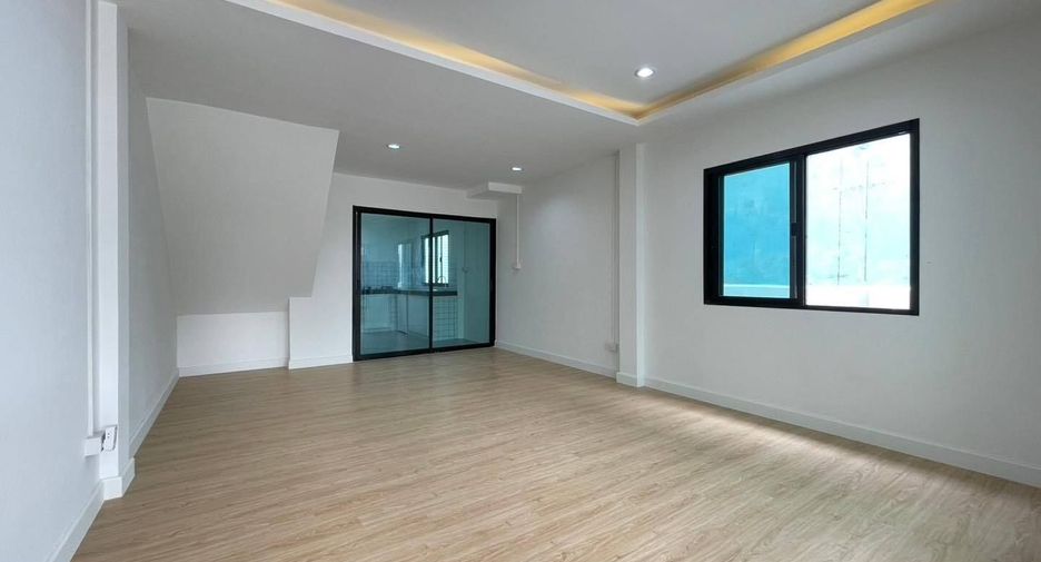 For sale 2 bedrooms townhouse in Nong Khaem, Bangkok