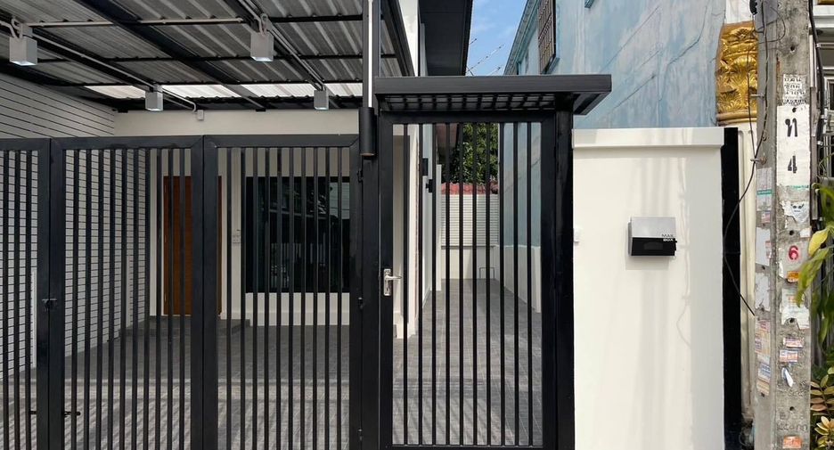 For sale 2 bedrooms townhouse in Nong Khaem, Bangkok