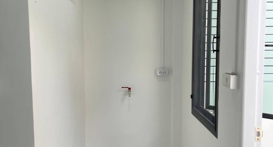 For sale 2 bedrooms townhouse in Nong Khaem, Bangkok