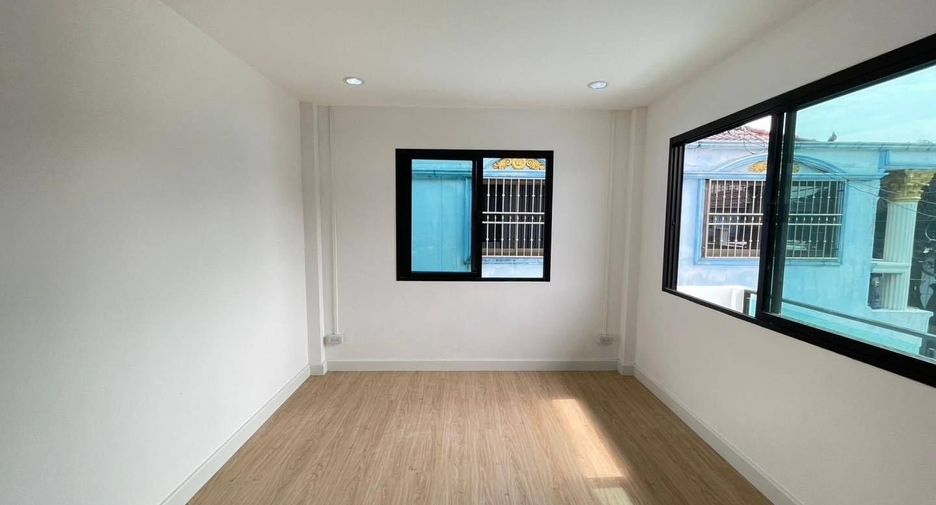 For sale 2 bedrooms townhouse in Nong Khaem, Bangkok