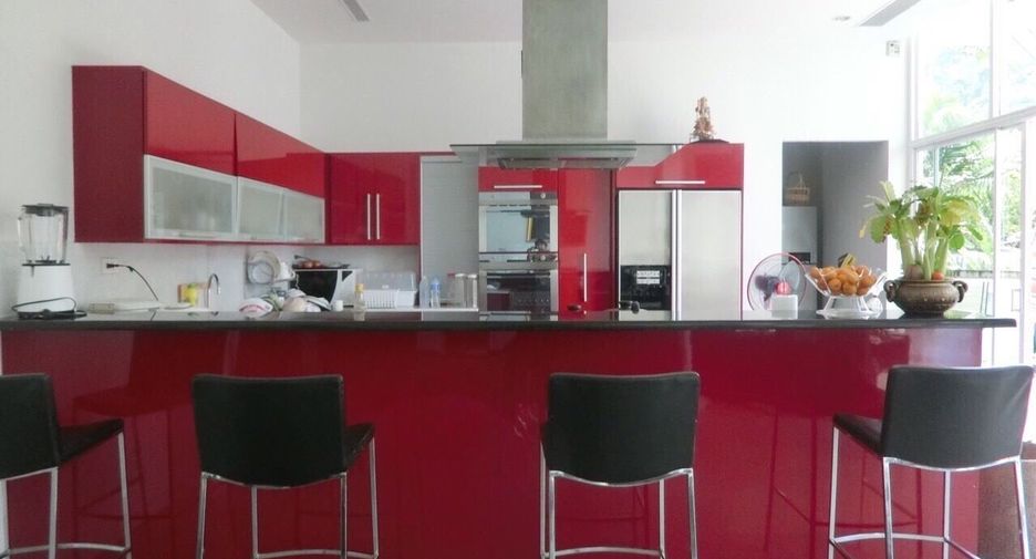 For sale 5 bedrooms villa in Mueang Phuket, Phuket