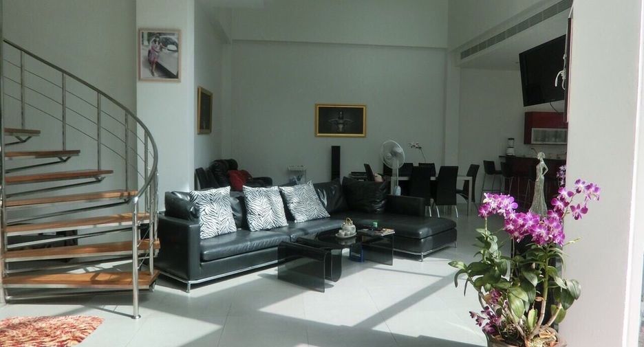 For sale 5 bedrooms villa in Mueang Phuket, Phuket