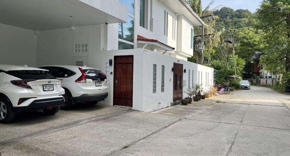 For sale 5 bedrooms villa in Mueang Phuket, Phuket