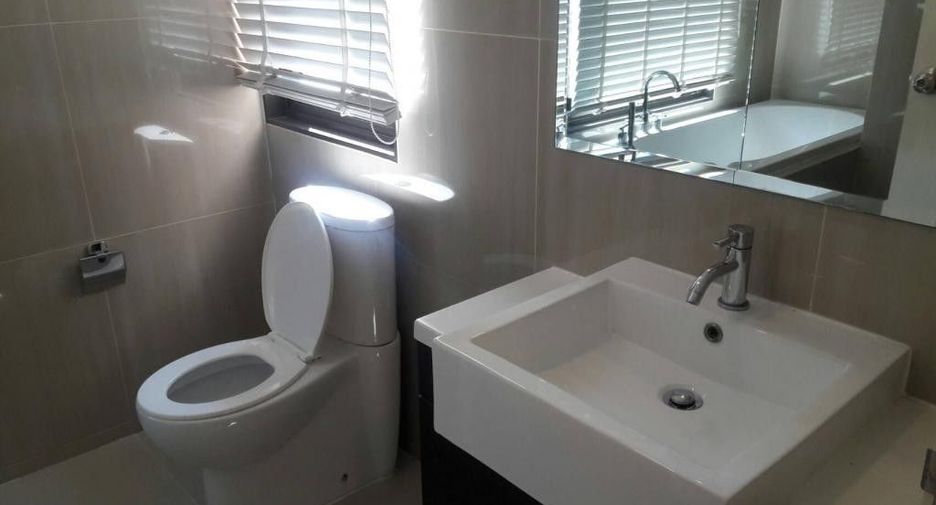 Продажа 2 спальни кондо в Щаттхана, Бангкок