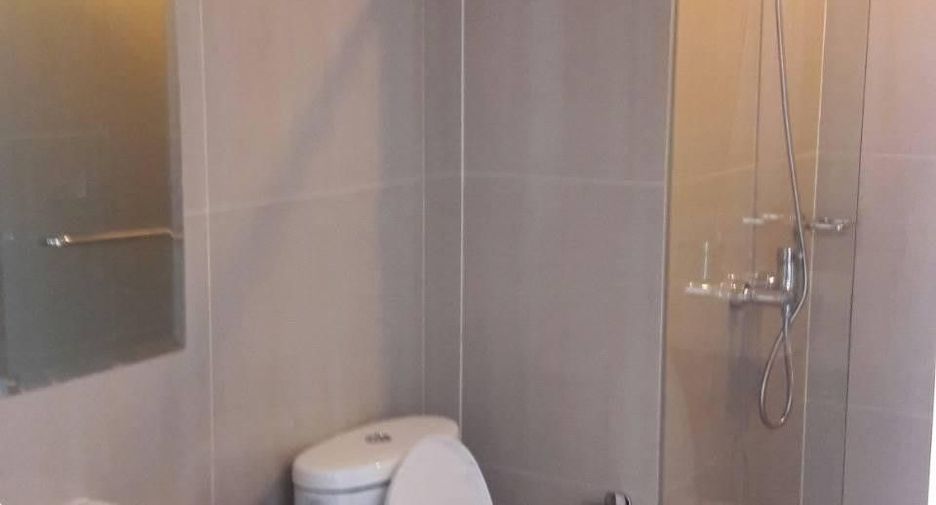 Продажа 2 спальни кондо в Щаттхана, Бангкок