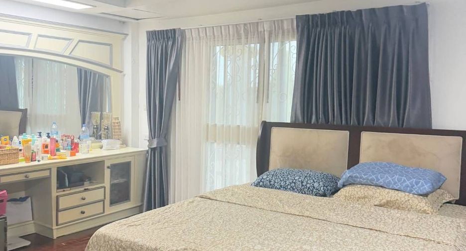 For sale and for rent 4 bedrooms house in Mueang Phuket, Phuket