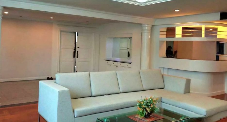 For rent 3 bedrooms condo in Watthana, Bangkok